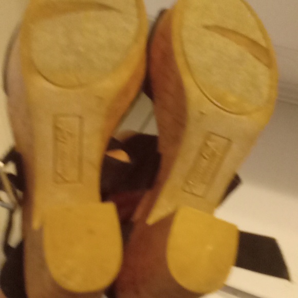 American eagle size 7 cork chunky wedge sandals with black buckle straps - Picture 5 of 5